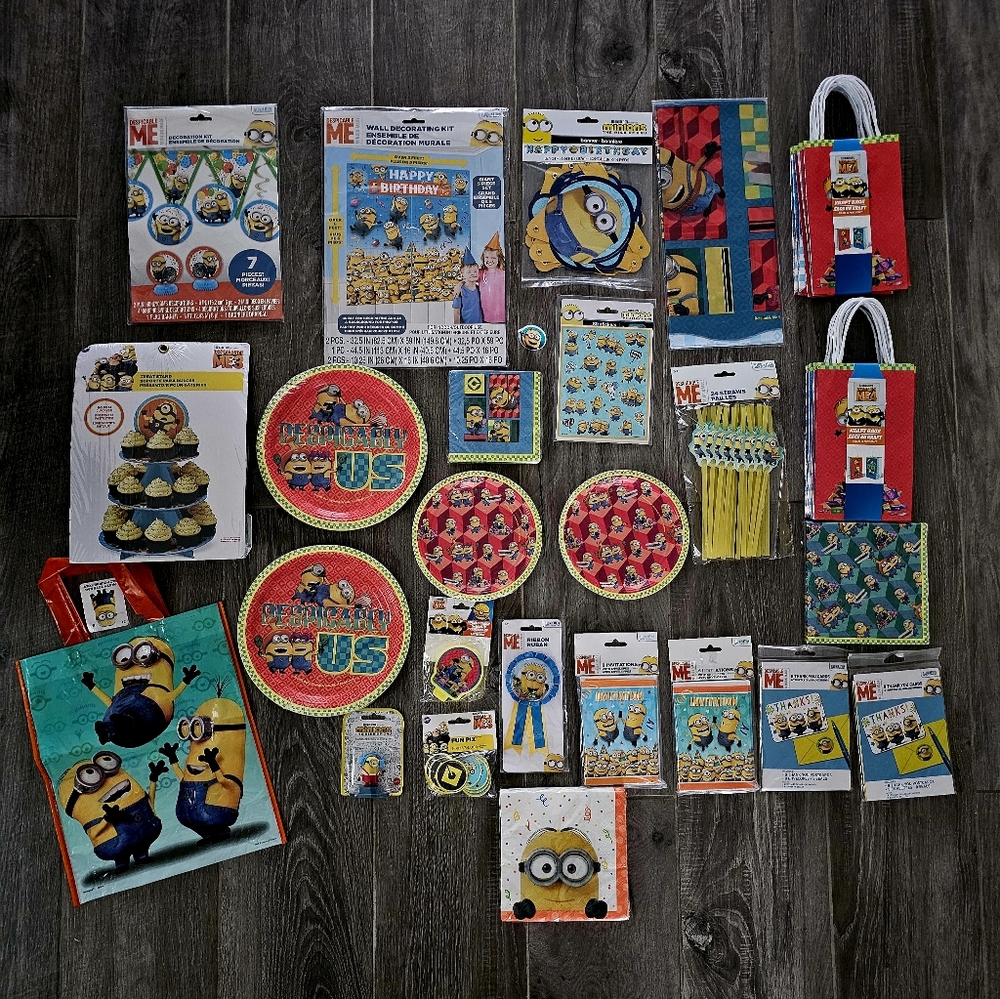 MINIONS Birthday Party Bundle NWT 🎉